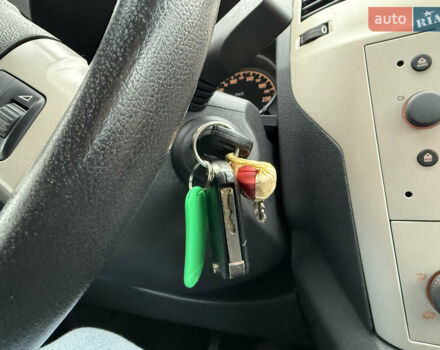 Серый Опель Зафира, объемом двигателя 1.6 л и пробегом 290 тыс. км за 5750 $, фото 29 на Automoto.ua