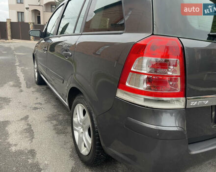 Серый Опель Зафира, объемом двигателя 1.8 л и пробегом 176 тыс. км за 5600 $, фото 8 на Automoto.ua