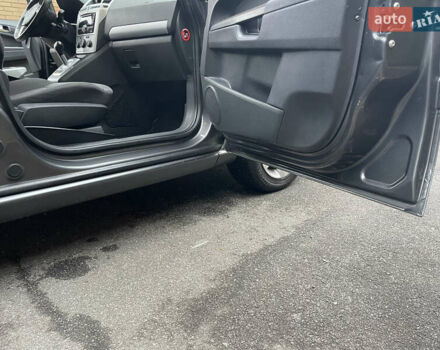 Серый Опель Зафира, объемом двигателя 1.8 л и пробегом 176 тыс. км за 5600 $, фото 34 на Automoto.ua