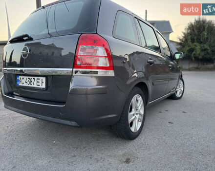 Серый Опель Зафира, объемом двигателя 1.9 л и пробегом 254 тыс. км за 7700 $, фото 7 на Automoto.ua