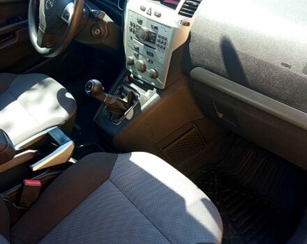 Серый Опель Зафира, объемом двигателя 1.7 л и пробегом 260 тыс. км за 6250 $, фото 3 на Automoto.ua