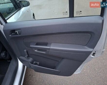 Серый Опель Зафира, объемом двигателя 1.6 л и пробегом 191 тыс. км за 5800 $, фото 13 на Automoto.ua