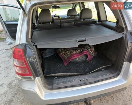 Серый Опель Зафира, объемом двигателя 1.7 л и пробегом 386 тыс. км за 5600 $, фото 2 на Automoto.ua