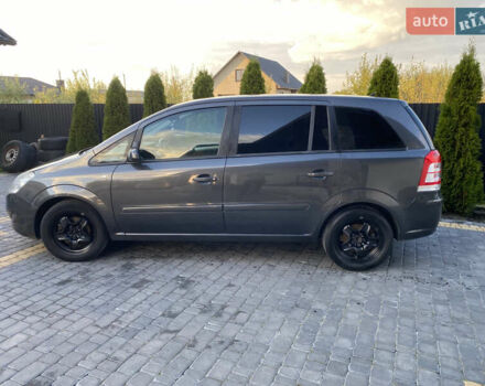 Серый Опель Зафира, объемом двигателя 1.8 л и пробегом 250 тыс. км за 6800 $, фото 3 на Automoto.ua