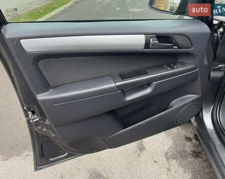 Серый Опель Зафира, объемом двигателя 1.8 л и пробегом 176 тыс. км за 5600 $, фото 16 на Automoto.ua