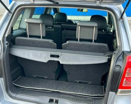 Серый Опель Зафира, объемом двигателя 1.7 л и пробегом 245 тыс. км за 6300 $, фото 5 на Automoto.ua