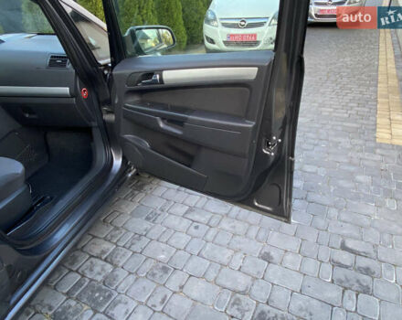 Серый Опель Зафира, объемом двигателя 1.8 л и пробегом 250 тыс. км за 6800 $, фото 24 на Automoto.ua