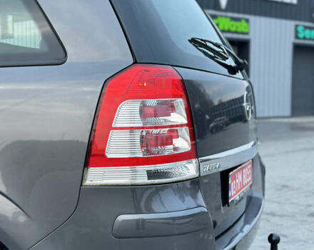 Серый Опель Зафира, объемом двигателя 1.6 л и пробегом 181 тыс. км за 6500 $, фото 100 на Automoto.ua