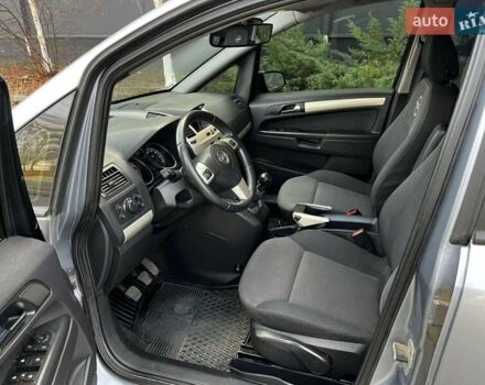 Серый Опель Зафира, объемом двигателя 1.8 л и пробегом 154 тыс. км за 5900 $, фото 8 на Automoto.ua