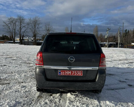 Серый Опель Зафира, объемом двигателя 1.6 л и пробегом 190 тыс. км за 7000 $, фото 3 на Automoto.ua
