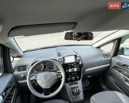 Серый Опель Зафира, объемом двигателя 1.7 л и пробегом 242 тыс. км за 6399 $, фото 32 на Automoto.ua