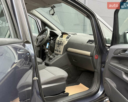 Серый Опель Зафира, объемом двигателя 1.6 л и пробегом 212 тыс. км за 6350 $, фото 21 на Automoto.ua