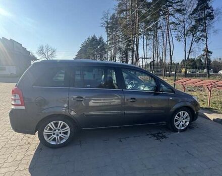 Серый Опель Зафира, объемом двигателя 1.69 л и пробегом 271 тыс. км за 7000 $, фото 4 на Automoto.ua