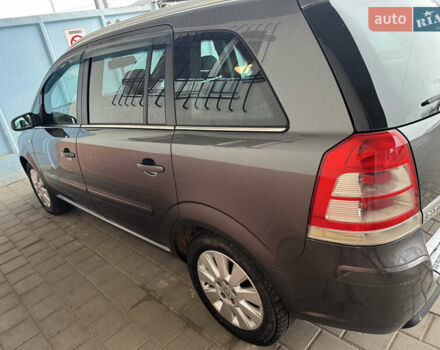 Серый Опель Зафира, объемом двигателя 1.7 л и пробегом 265 тыс. км за 5999 $, фото 1 на Automoto.ua