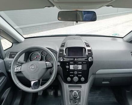 Серый Опель Зафира, объемом двигателя 1.7 л и пробегом 280 тыс. км за 6900 $, фото 2 на Automoto.ua