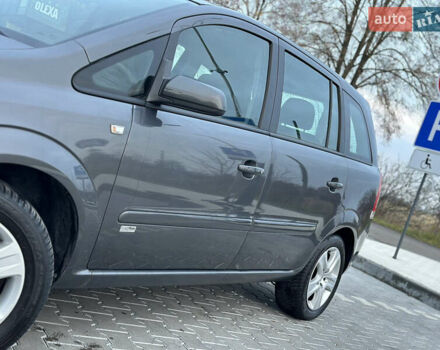 Серый Опель Зафира, объемом двигателя 1.6 л и пробегом 181 тыс. км за 6500 $, фото 125 на Automoto.ua