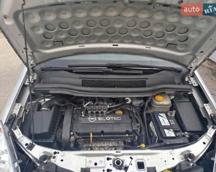 Серый Опель Зафира, объемом двигателя 1.8 л и пробегом 208 тыс. км за 6800 $, фото 62 на Automoto.ua