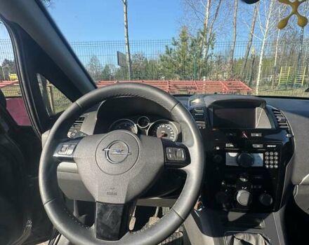 Серый Опель Зафира, объемом двигателя 1.69 л и пробегом 271 тыс. км за 7000 $, фото 2 на Automoto.ua