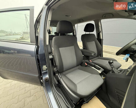 Серый Опель Зафира, объемом двигателя 1.6 л и пробегом 212 тыс. км за 6350 $, фото 46 на Automoto.ua