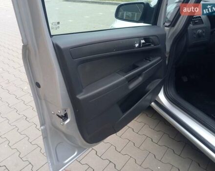 Серый Опель Зафира, объемом двигателя 1.6 л и пробегом 229 тыс. км за 6800 $, фото 5 на Automoto.ua