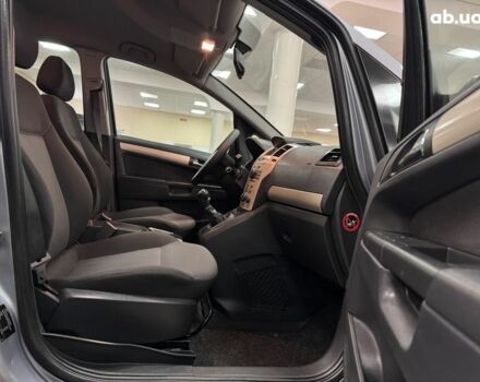 Серый Опель Зафира, объемом двигателя 0 л и пробегом 204 тыс. км за 6000 $, фото 6 на Automoto.ua