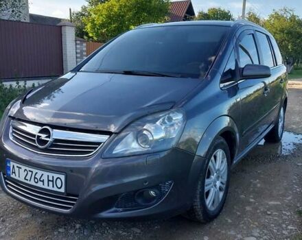 Серый Опель Зафира, объемом двигателя 1.6 л и пробегом 280 тыс. км за 6600 $, фото 2 на Automoto.ua