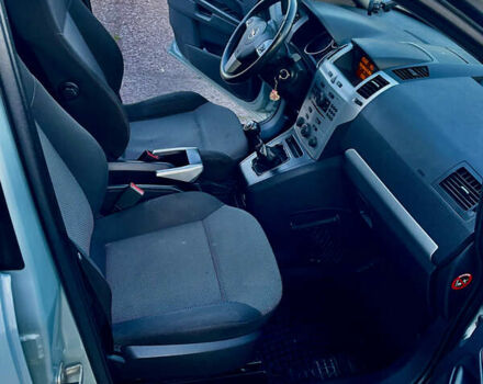 Серый Опель Зафира, объемом двигателя 1.7 л и пробегом 290 тыс. км за 7000 $, фото 5 на Automoto.ua