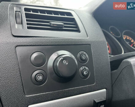 Серый Опель Зафира, объемом двигателя 1.6 л и пробегом 242 тыс. км за 6599 $, фото 12 на Automoto.ua