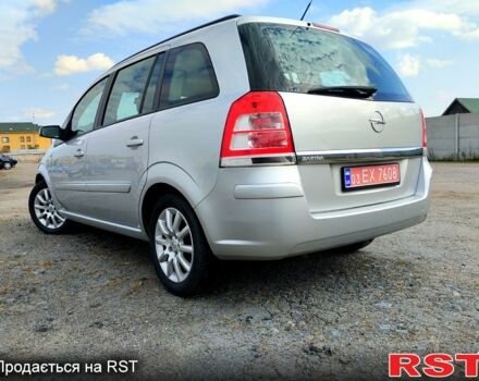Серый Опель Зафира, объемом двигателя 1.8 л и пробегом 242 тыс. км за 6600 $, фото 5 на Automoto.ua