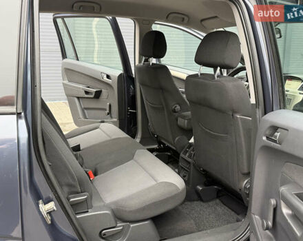 Серый Опель Зафира, объемом двигателя 1.6 л и пробегом 212 тыс. км за 6350 $, фото 27 на Automoto.ua