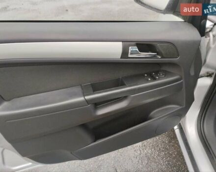 Серый Опель Зафира, объемом двигателя 1.8 л и пробегом 247 тыс. км за 6900 $, фото 15 на Automoto.ua