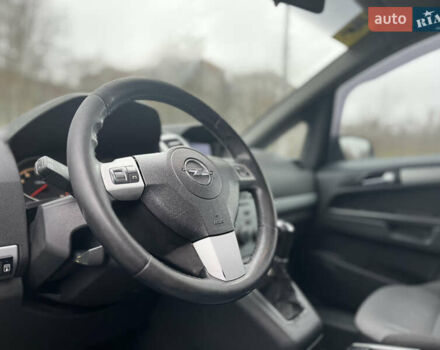 Серый Опель Зафира, объемом двигателя 1.6 л и пробегом 242 тыс. км за 6599 $, фото 6 на Automoto.ua