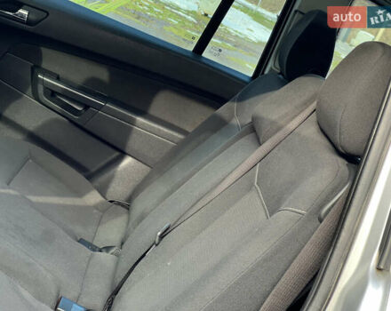 Серый Опель Зафира, объемом двигателя 1.69 л и пробегом 290 тыс. км за 6250 $, фото 55 на Automoto.ua