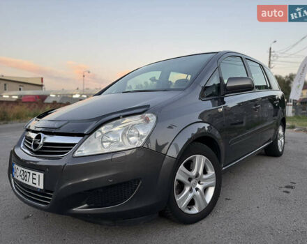 Серый Опель Зафира, объемом двигателя 1.9 л и пробегом 254 тыс. км за 7700 $, фото 2 на Automoto.ua