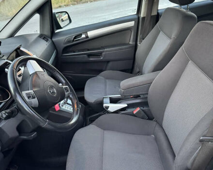 Серый Опель Зафира, объемом двигателя 1.9 л и пробегом 254 тыс. км за 7700 $, фото 16 на Automoto.ua