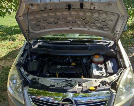 Серый Опель Зафира, объемом двигателя 1.6 л и пробегом 240 тыс. км за 6800 $, фото 14 на Automoto.ua