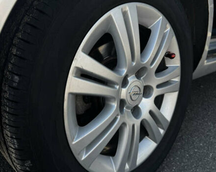 Серый Опель Зафира, объемом двигателя 1.91 л и пробегом 220 тыс. км за 8000 $, фото 28 на Automoto.ua