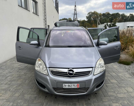 Серый Опель Зафира, объемом двигателя 1.8 л и пробегом 196 тыс. км за 5900 $, фото 6 на Automoto.ua