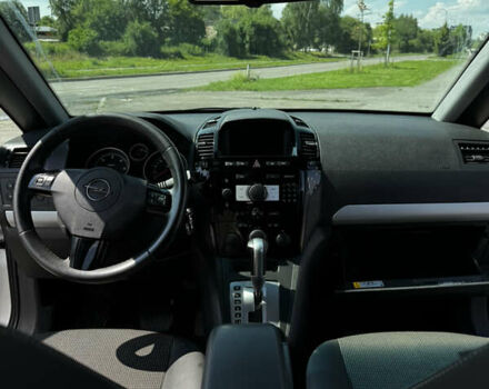 Серый Опель Зафира, объемом двигателя 1.91 л и пробегом 220 тыс. км за 8000 $, фото 16 на Automoto.ua