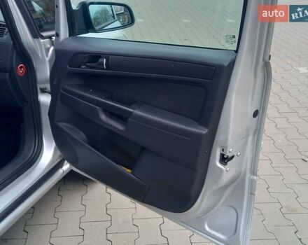 Серый Опель Зафира, объемом двигателя 1.6 л и пробегом 229 тыс. км за 6800 $, фото 11 на Automoto.ua