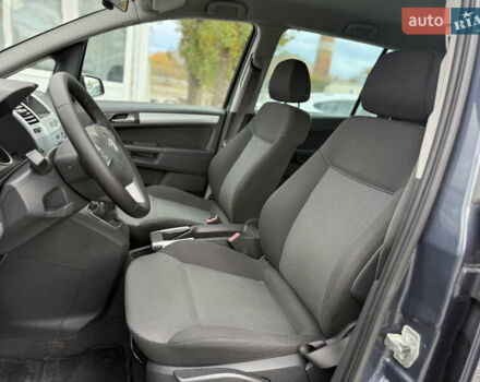 Серый Опель Зафира, объемом двигателя 1.6 л и пробегом 166 тыс. км за 6500 $, фото 12 на Automoto.ua