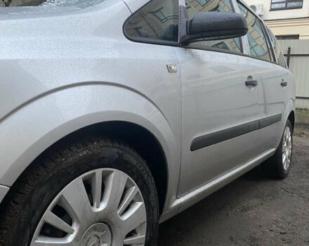 Серый Опель Зафира, объемом двигателя 1.7 л и пробегом 253 тыс. км за 6350 $, фото 6 на Automoto.ua