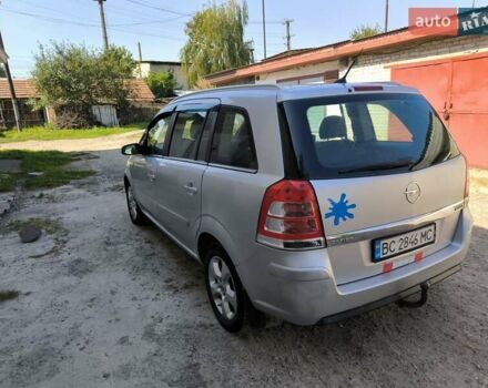 Серый Опель Зафира, объемом двигателя 1.7 л и пробегом 386 тыс. км за 5600 $, фото 6 на Automoto.ua
