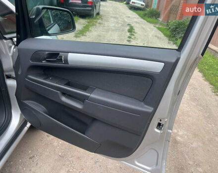 Серый Опель Зафира, объемом двигателя 1.6 л и пробегом 210 тыс. км за 6650 $, фото 58 на Automoto.ua