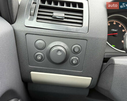 Серый Опель Зафира, объемом двигателя 1.6 л и пробегом 290 тыс. км за 5750 $, фото 24 на Automoto.ua