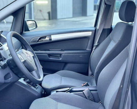 Серый Опель Зафира, объемом двигателя 1.6 л и пробегом 181 тыс. км за 6500 $, фото 37 на Automoto.ua