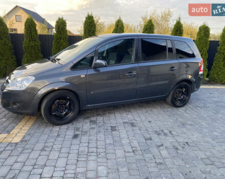 Серый Опель Зафира, объемом двигателя 1.8 л и пробегом 250 тыс. км за 6800 $, фото 2 на Automoto.ua