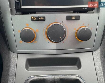 Серый Опель Зафира, объемом двигателя 1.8 л и пробегом 146 тыс. км за 8300 $, фото 12 на Automoto.ua