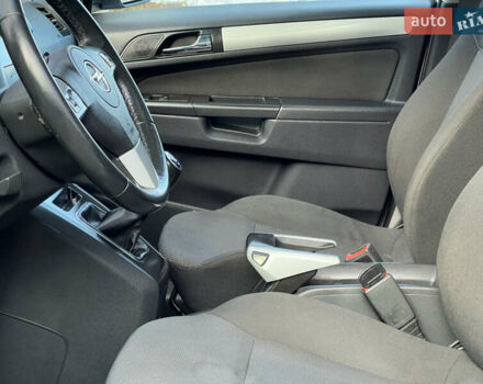 Серый Опель Зафира, объемом двигателя 1.69 л и пробегом 290 тыс. км за 6250 $, фото 30 на Automoto.ua