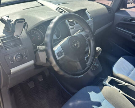 Серый Опель Зафира, объемом двигателя 2.2 л и пробегом 265 тыс. км за 6000 $, фото 6 на Automoto.ua